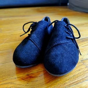Flat Lace-up Shoes